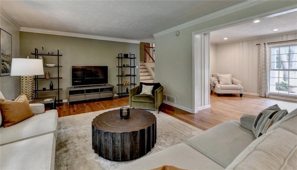 595 Glenforest Road