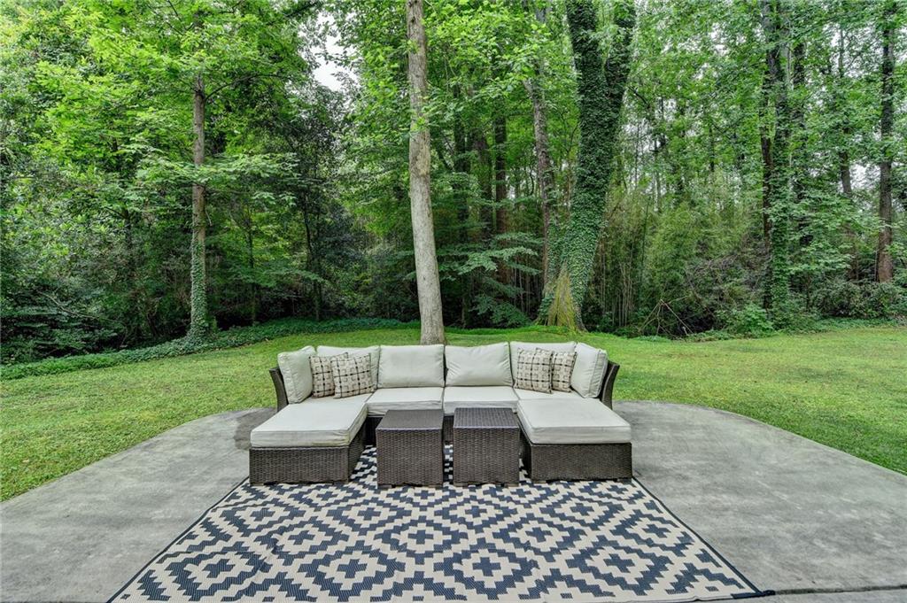 595 Glenforest Road
