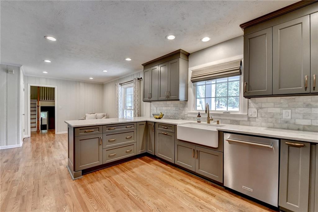 595 Glenforest Road