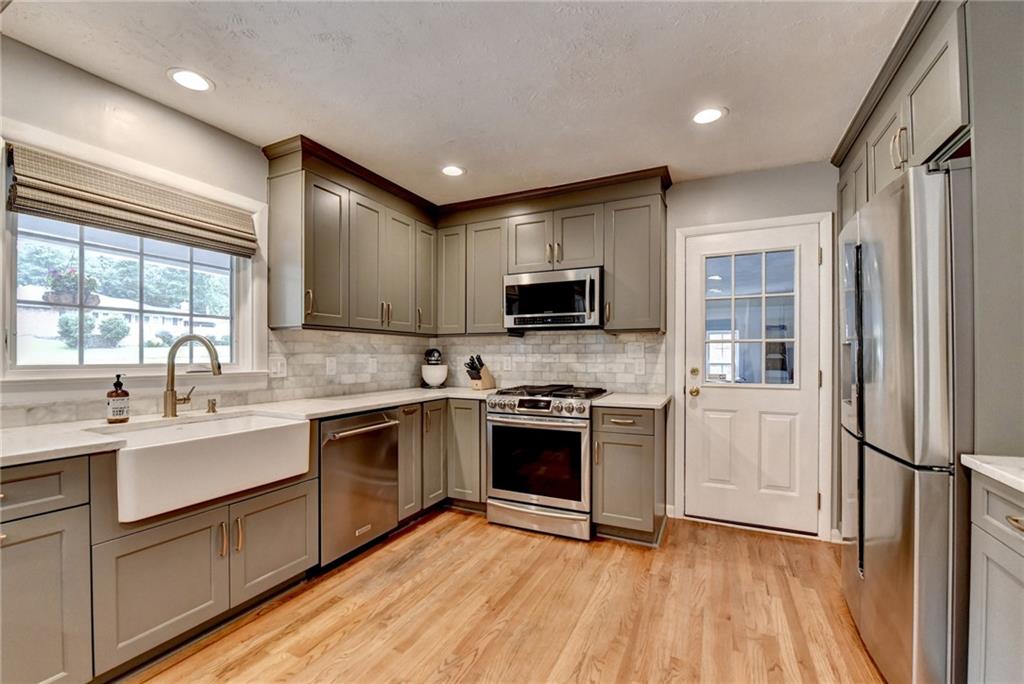 595 Glenforest Road