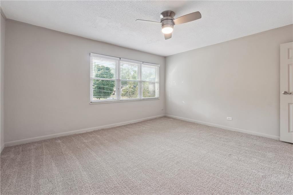 290 Lakemoore Drive NE Unit C