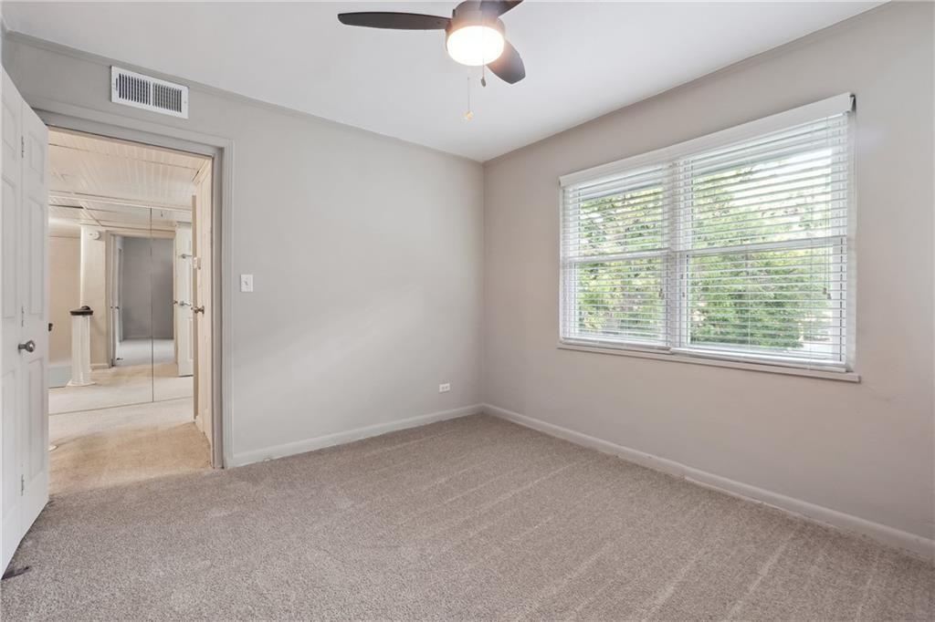 290 Lakemoore Drive NE Unit C