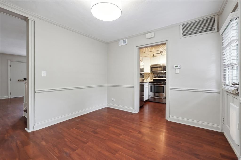290 Lakemoore Drive NE Unit C