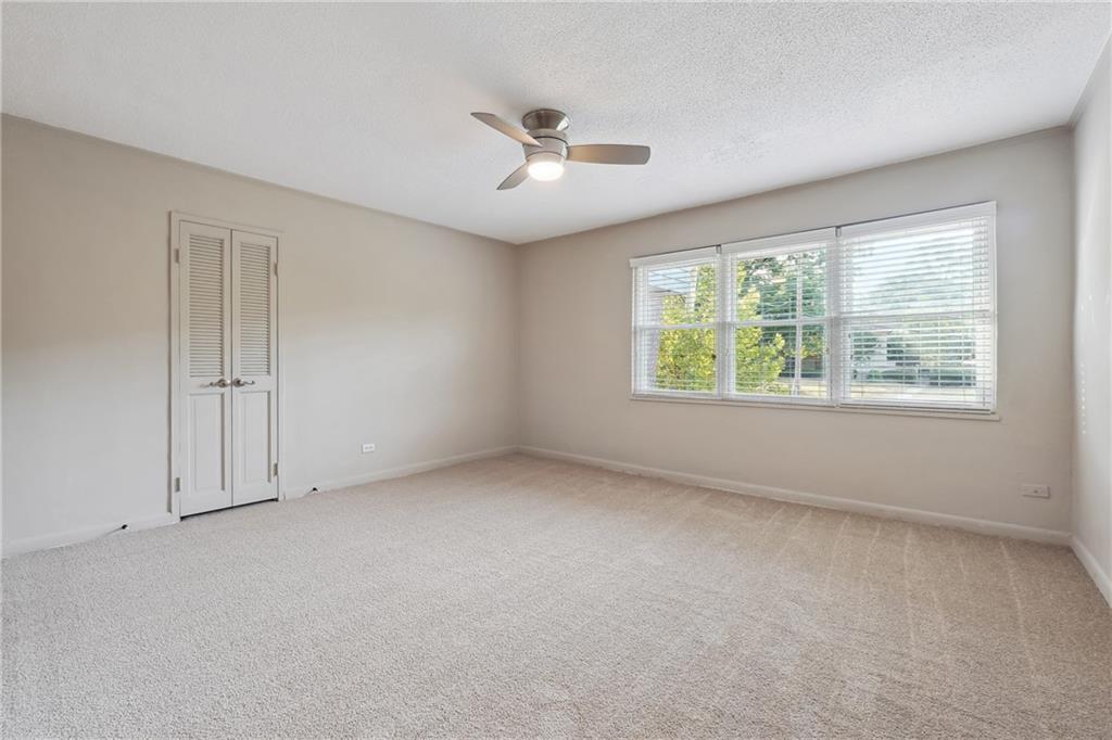 290 Lakemoore Drive NE Unit C