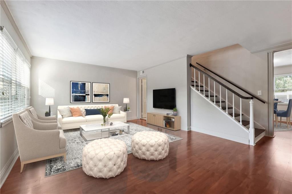 290 Lakemoore Drive NE Unit C