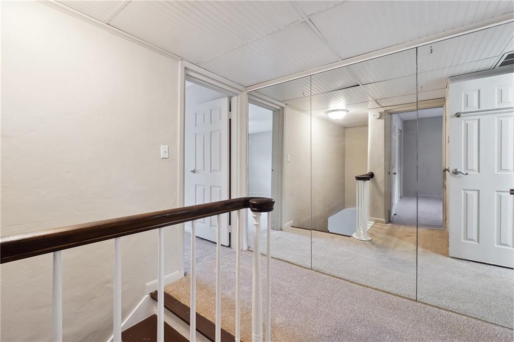 290 Lakemoore Drive NE Unit C