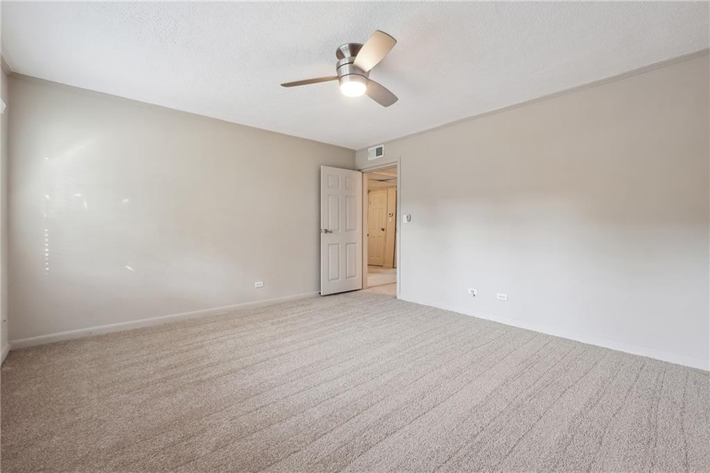 290 Lakemoore Drive NE Unit C