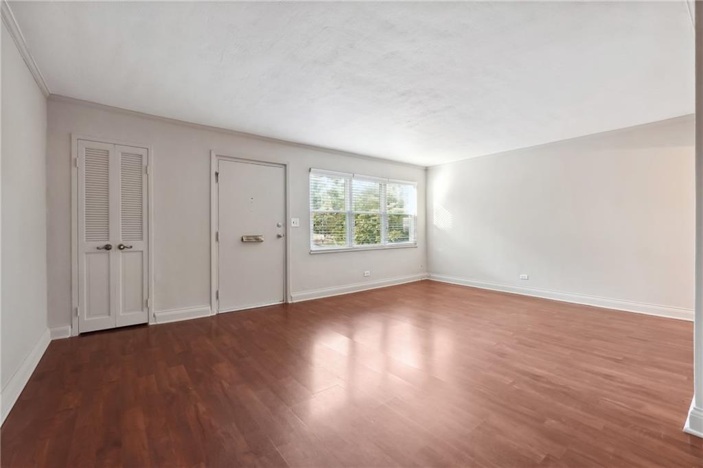 290 Lakemoore Drive NE Unit C