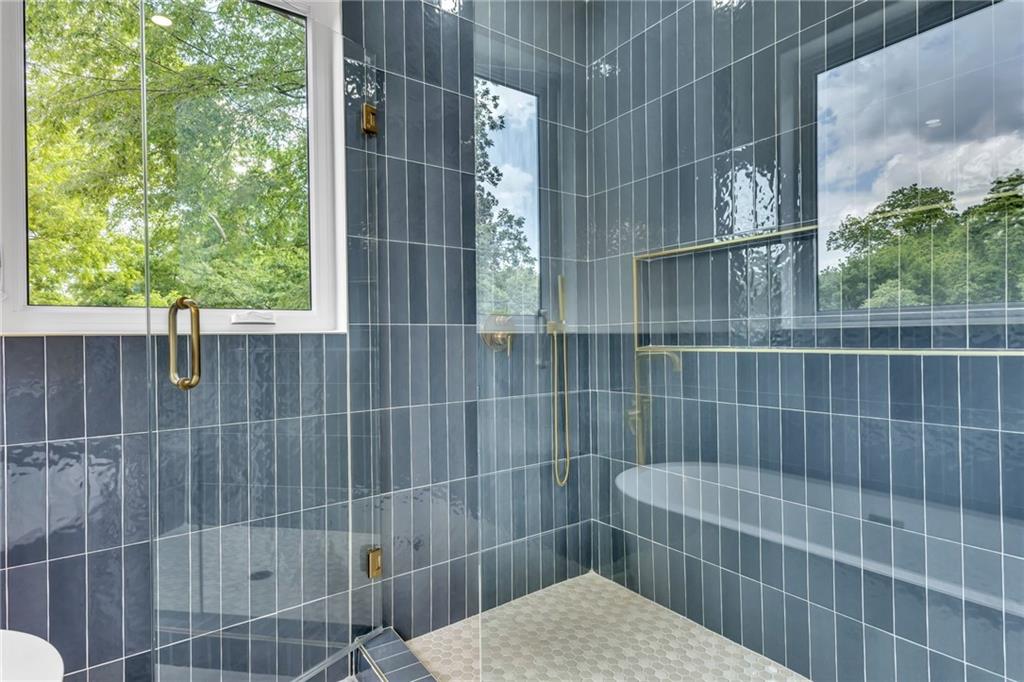 132 Flora Avenue NE Unit A