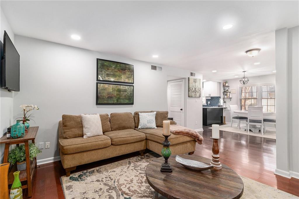 64 Montre Square NW