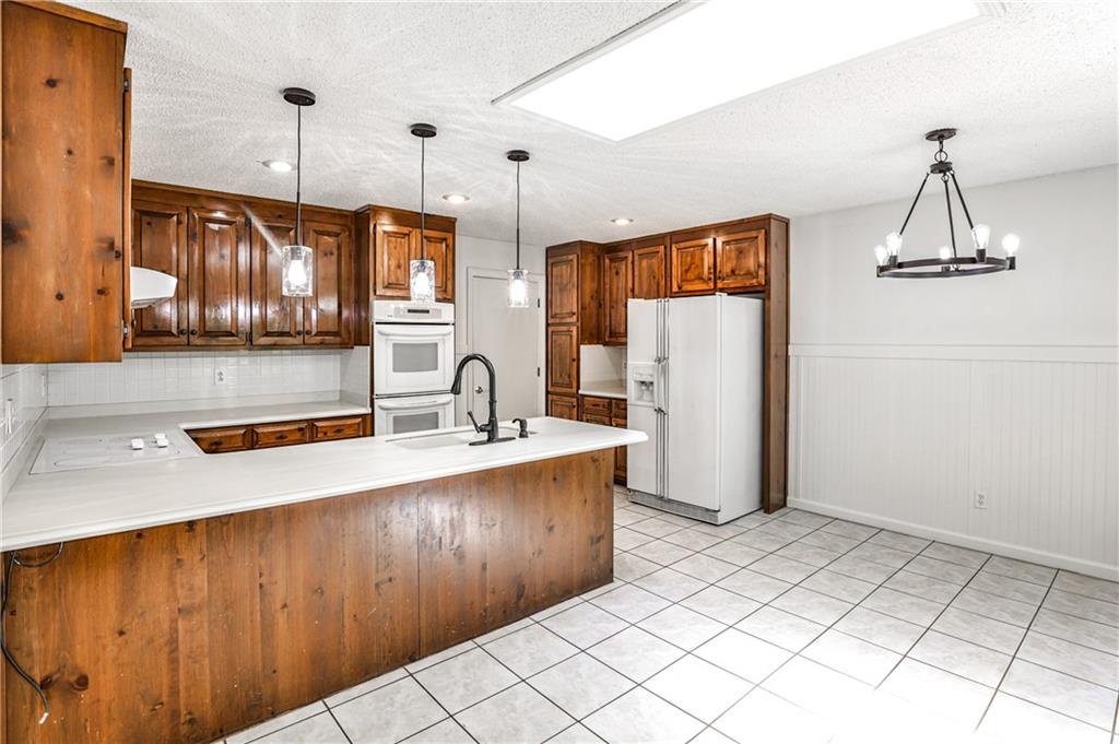 2528 Chimney Springs Drive