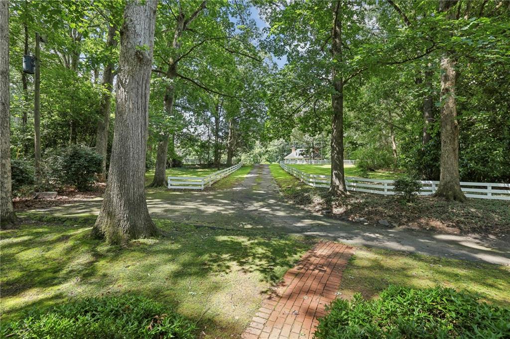 980 Hightower Trail