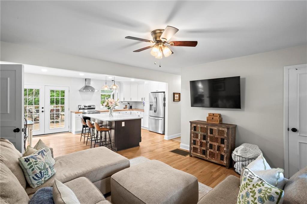 2703 Carolyn Drive SE