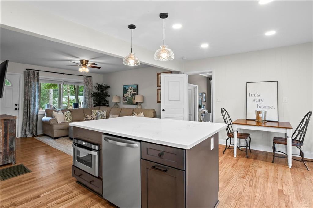 2703 Carolyn Drive SE