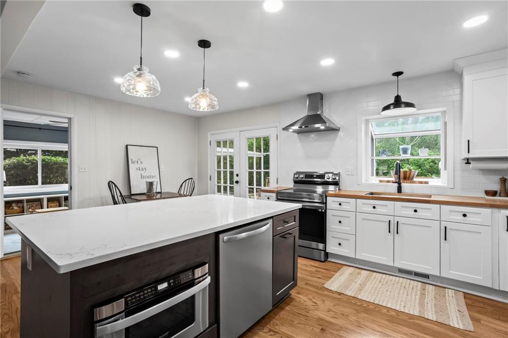 2703 Carolyn Drive SE