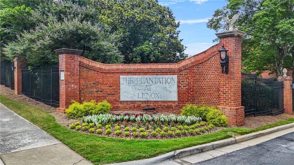 27404 Plantation Drive NE