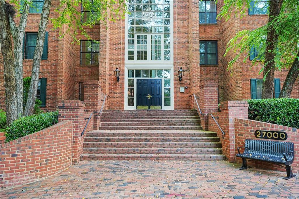 27404 Plantation Drive NE