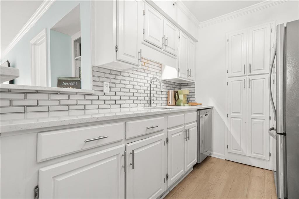 27404 Plantation Drive NE