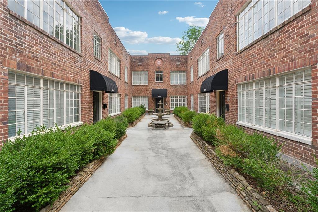 1026 Saint Charles Avenue NE Unit 8