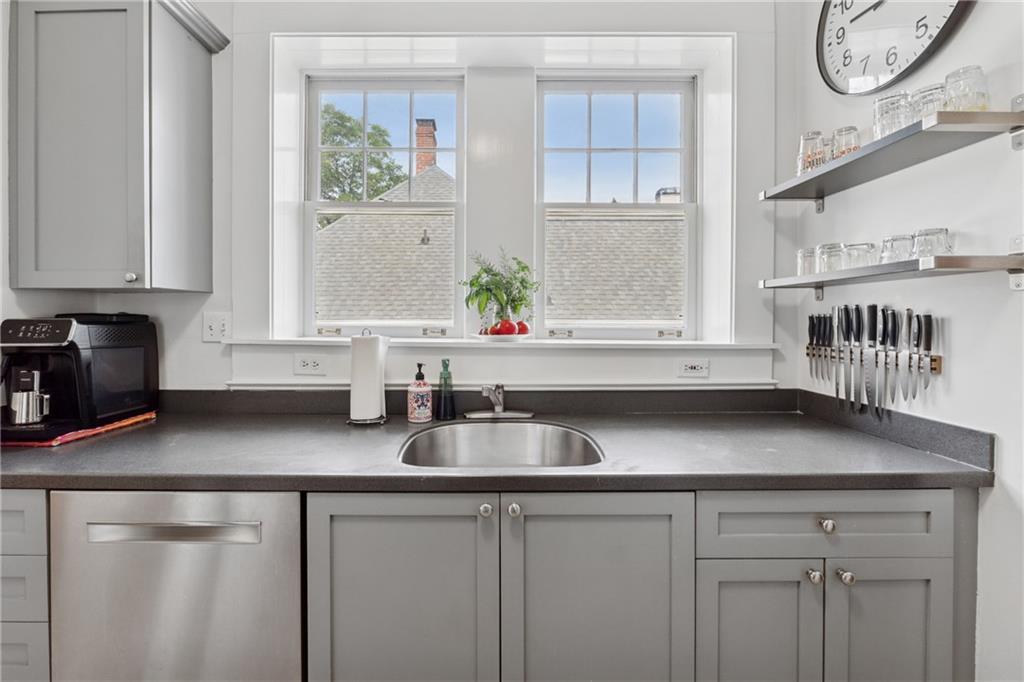 1026 Saint Charles Avenue NE Unit 8