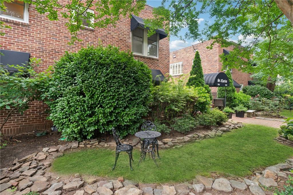 1026 Saint Charles Avenue NE Unit 8