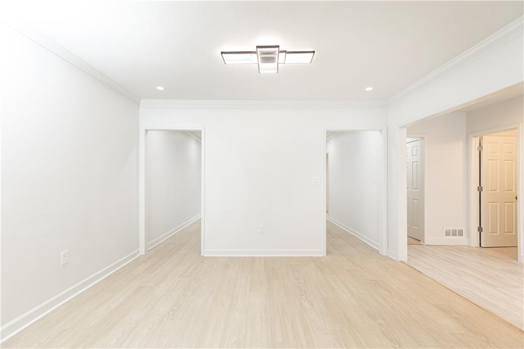911 Lenox Hill Court NE