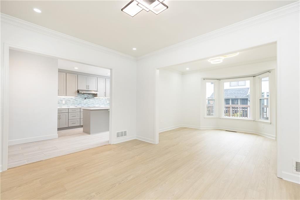 911 Lenox Hill Court NE