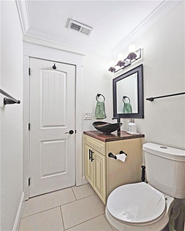 834 Frances Drive SE