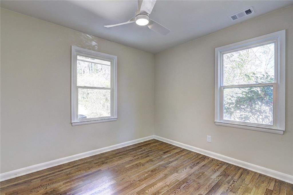 810 Commodore Drive NW