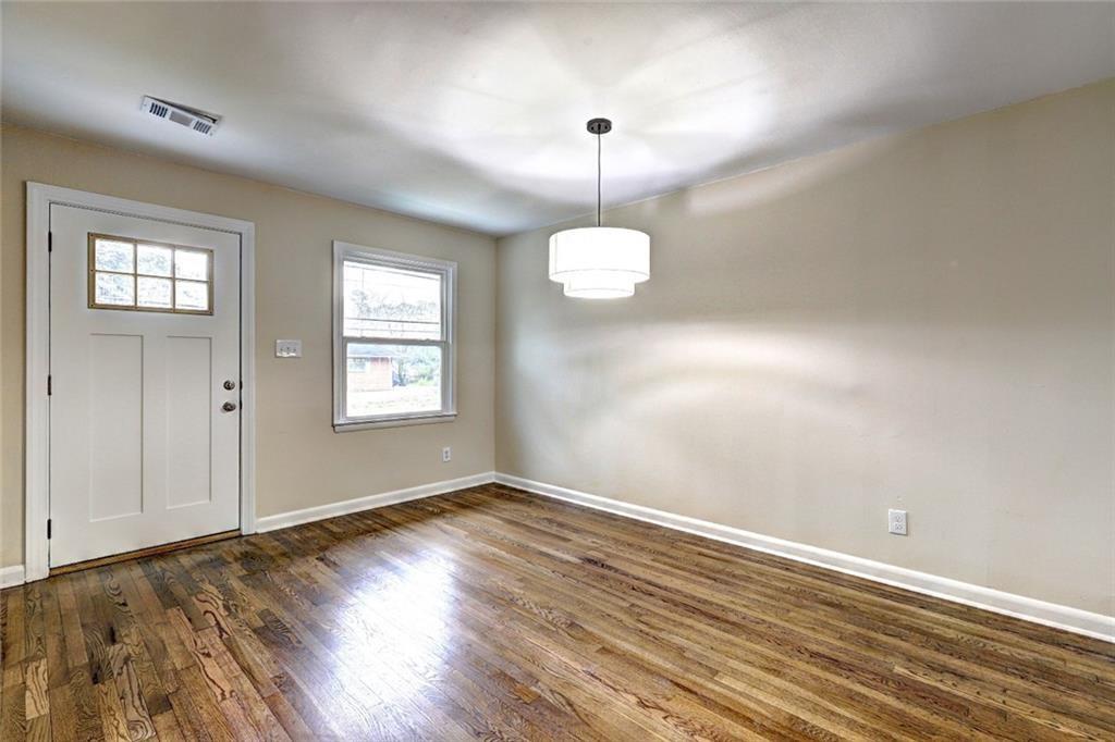 810 Commodore Drive NW