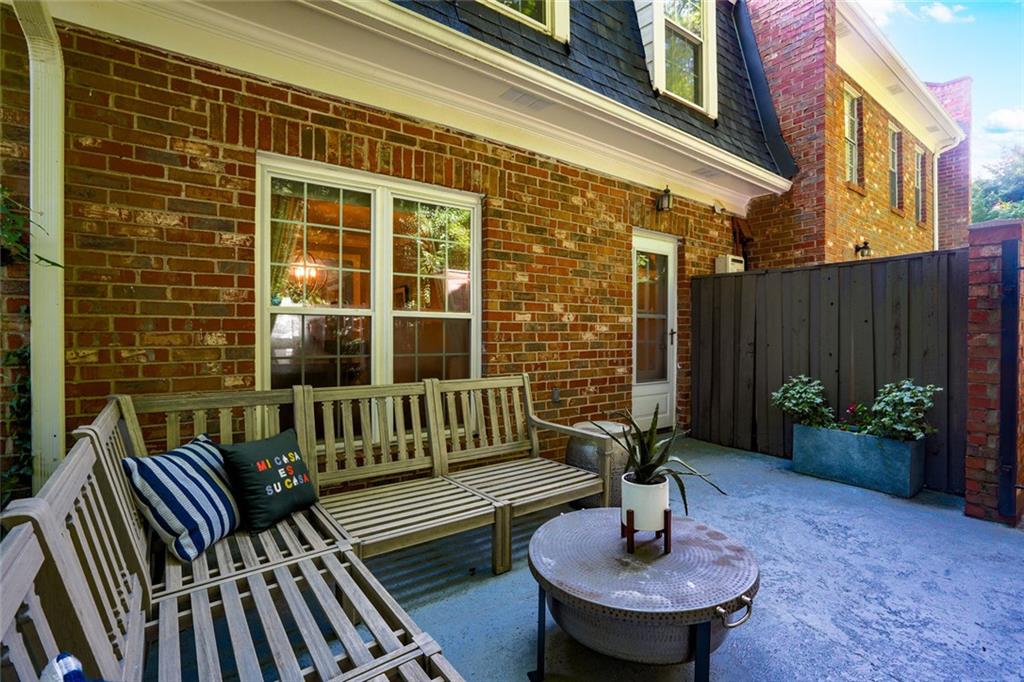 9 Independence Place NW