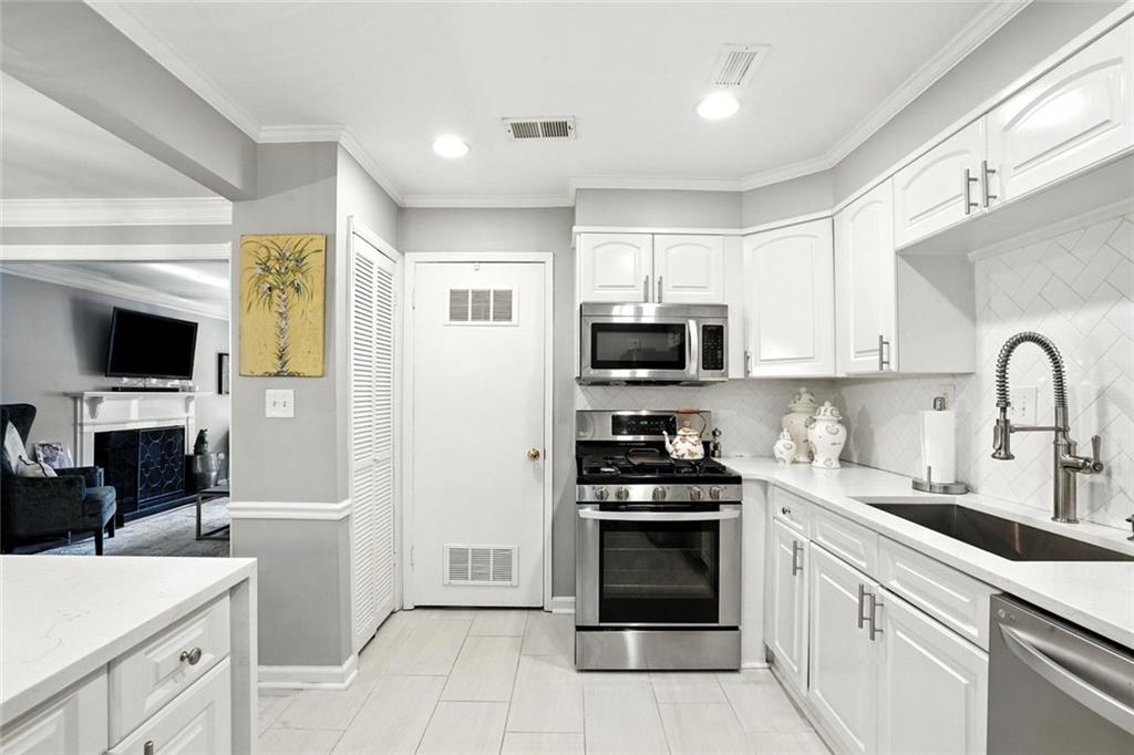 9 Independence Place NW