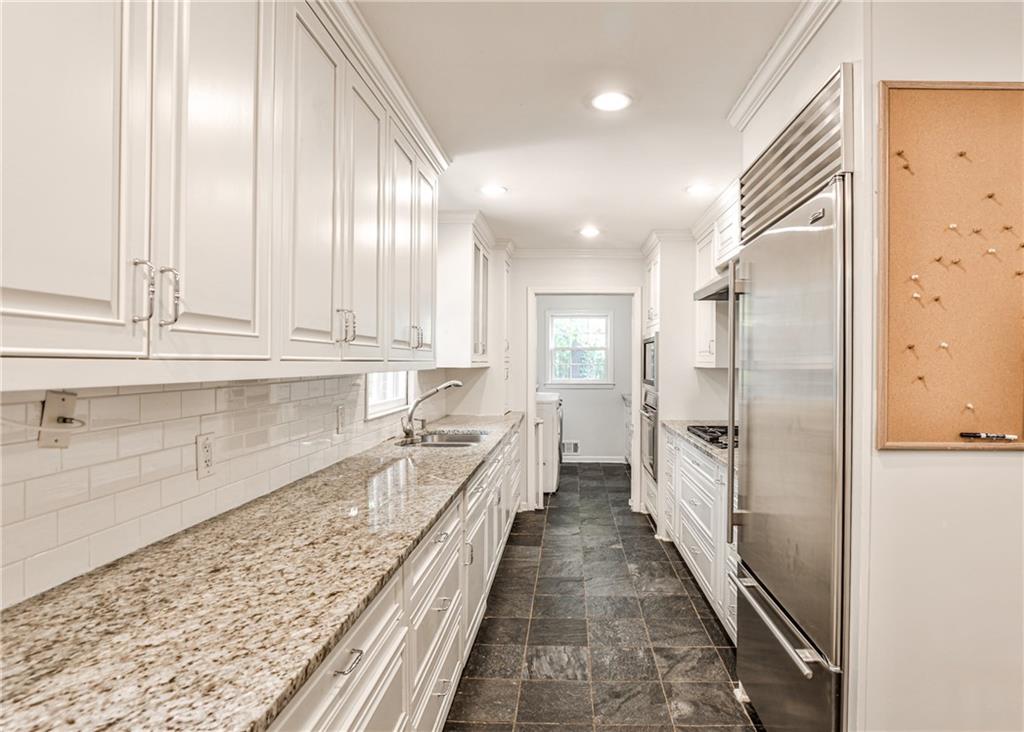 2631 Holliston Court