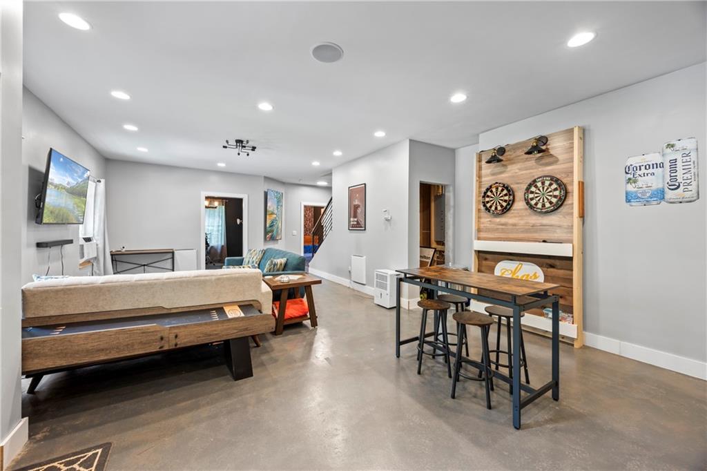 4564 White Horse Drive