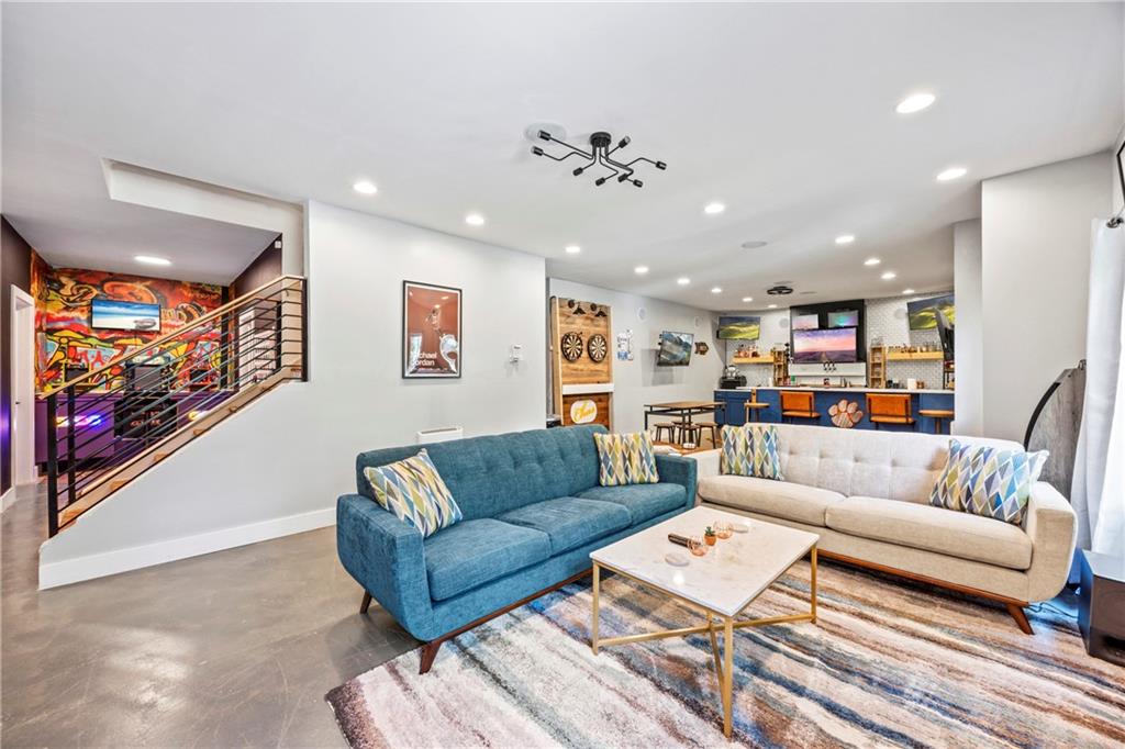 4564 White Horse Drive