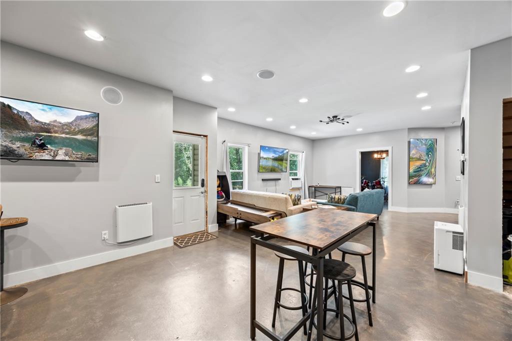 4564 White Horse Drive