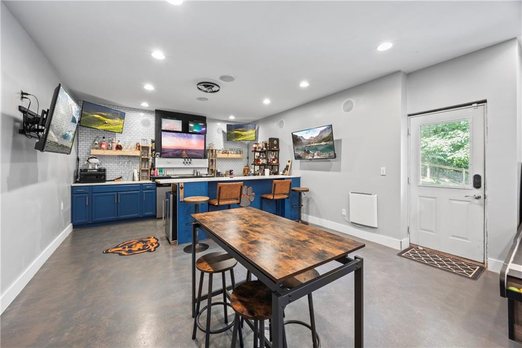 4564 White Horse Drive