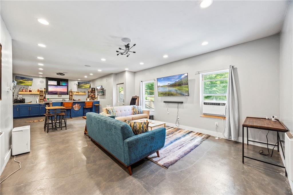 4564 White Horse Drive