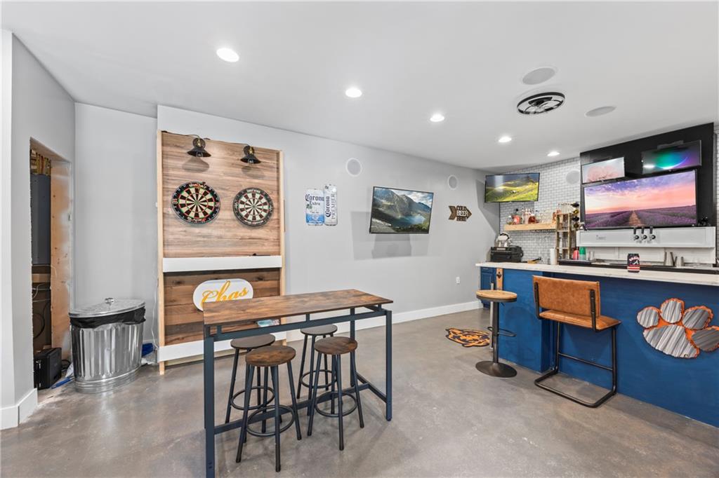 4564 White Horse Drive