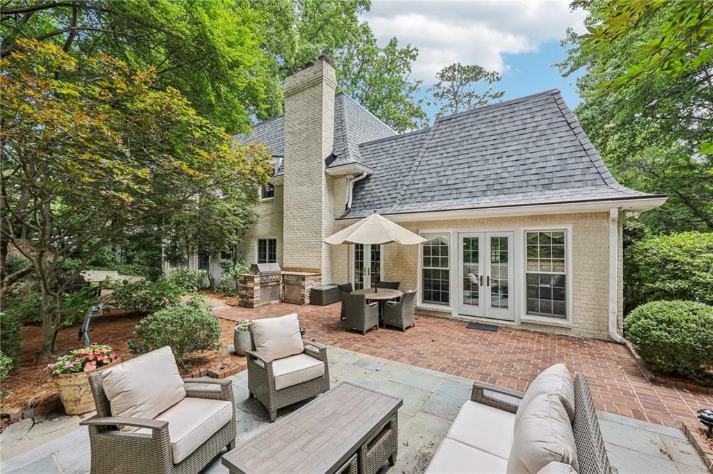 1382 W Wesley Road NW