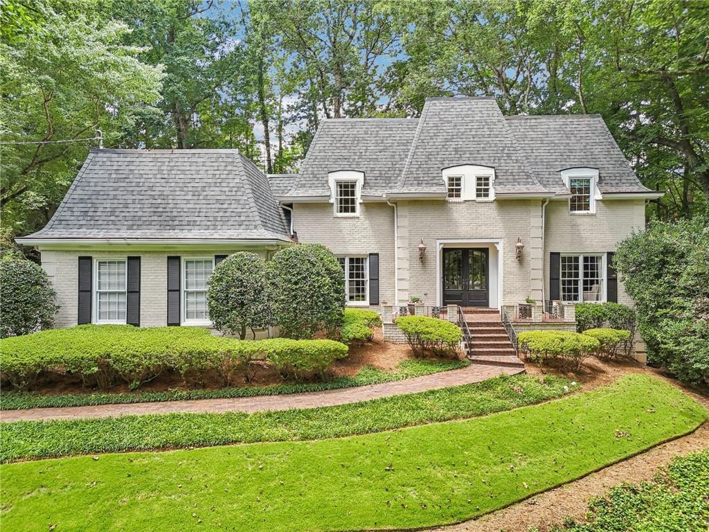 1382 W Wesley Road NW