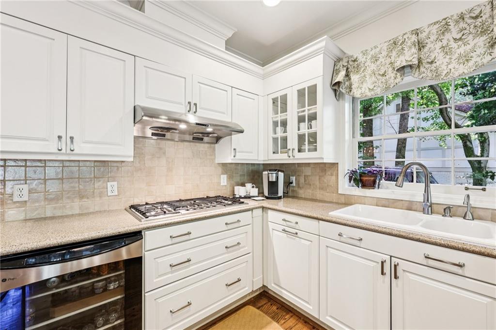 1382 W Wesley Road NW