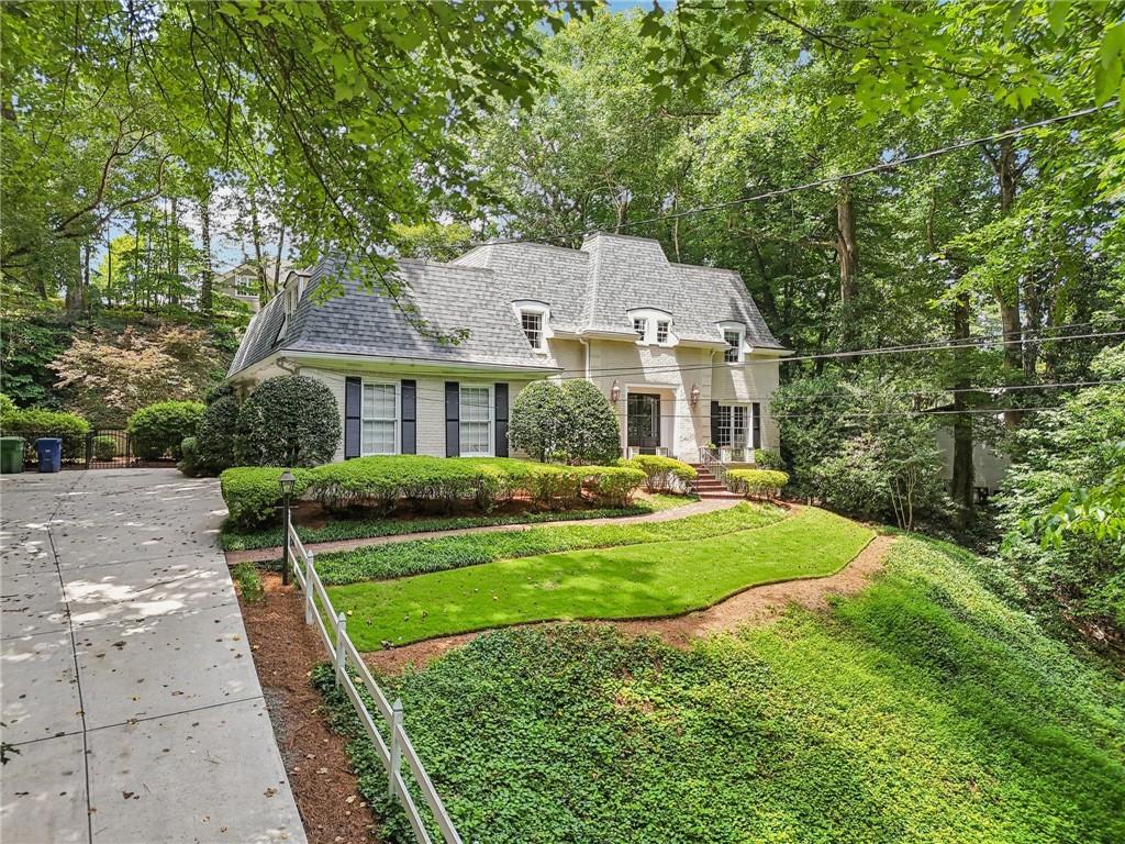1382 W Wesley Road NW
