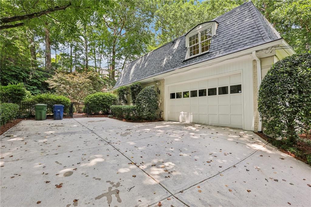 1382 W Wesley Road NW