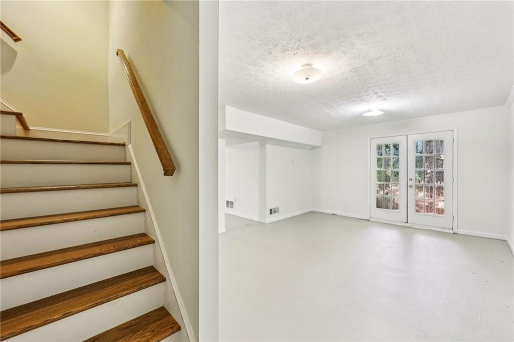 1382 W Wesley Road NW