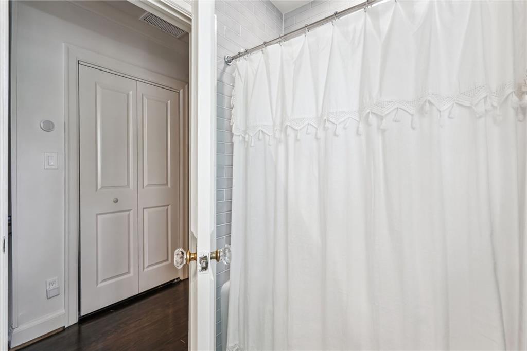 527 Brentwood Drive NE