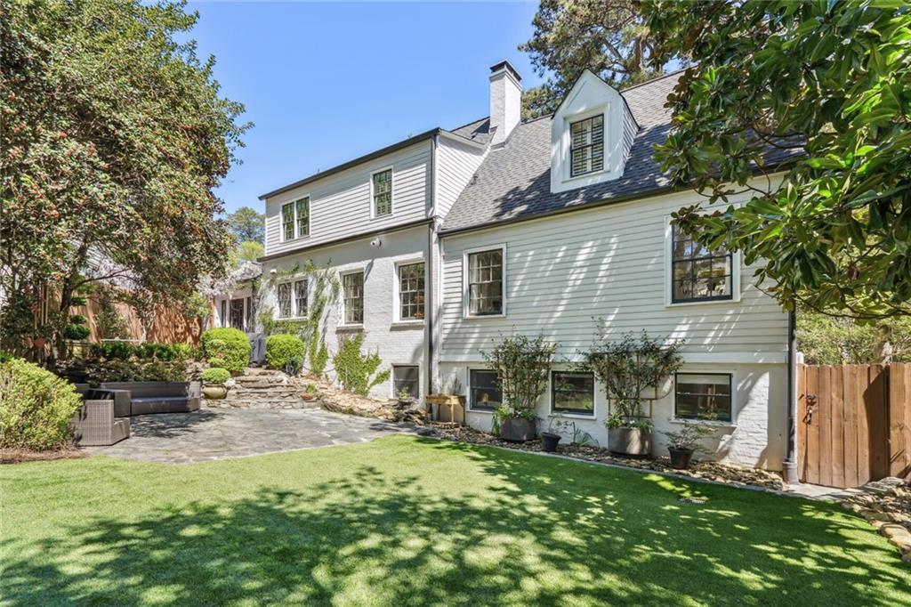 527 Brentwood Drive NE