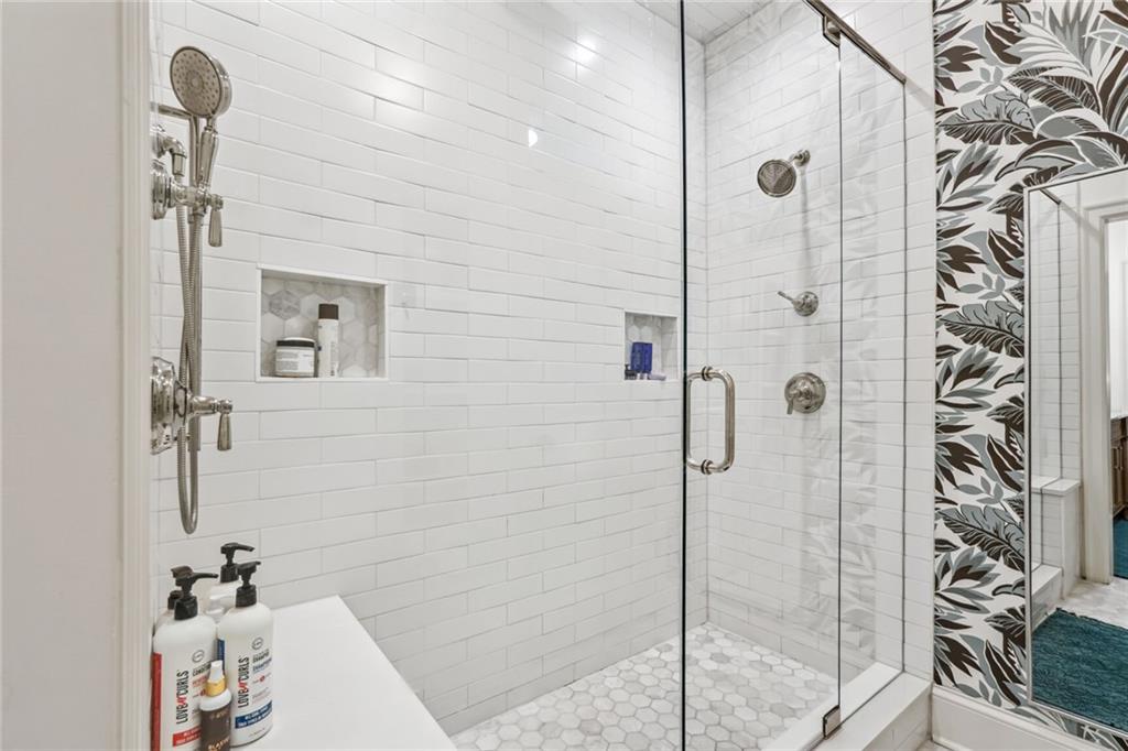 527 Brentwood Drive NE