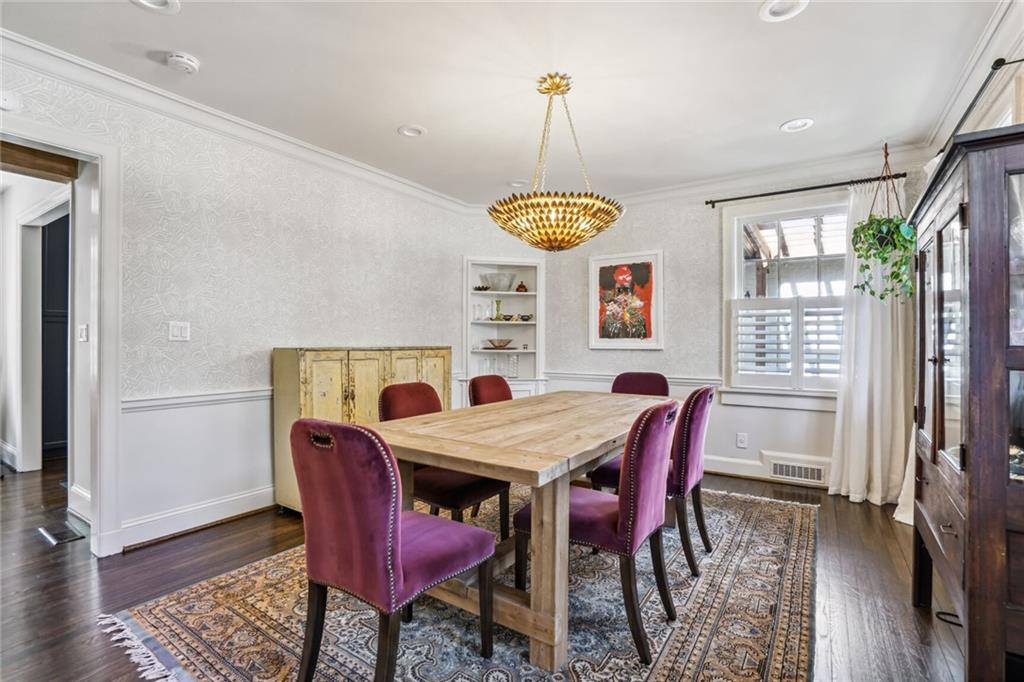 527 Brentwood Drive NE