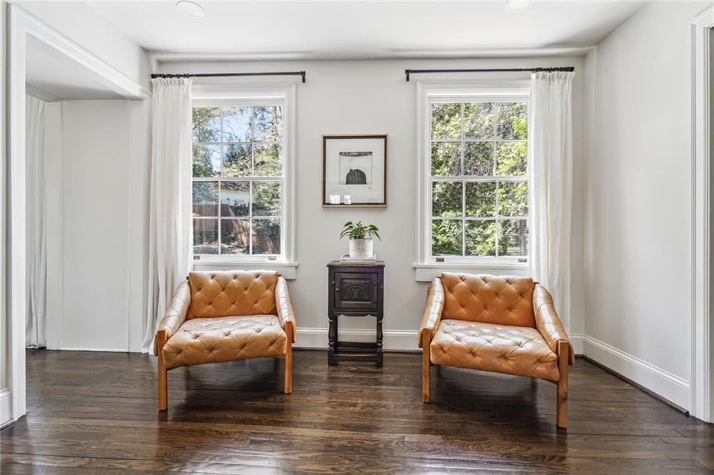 527 Brentwood Drive NE